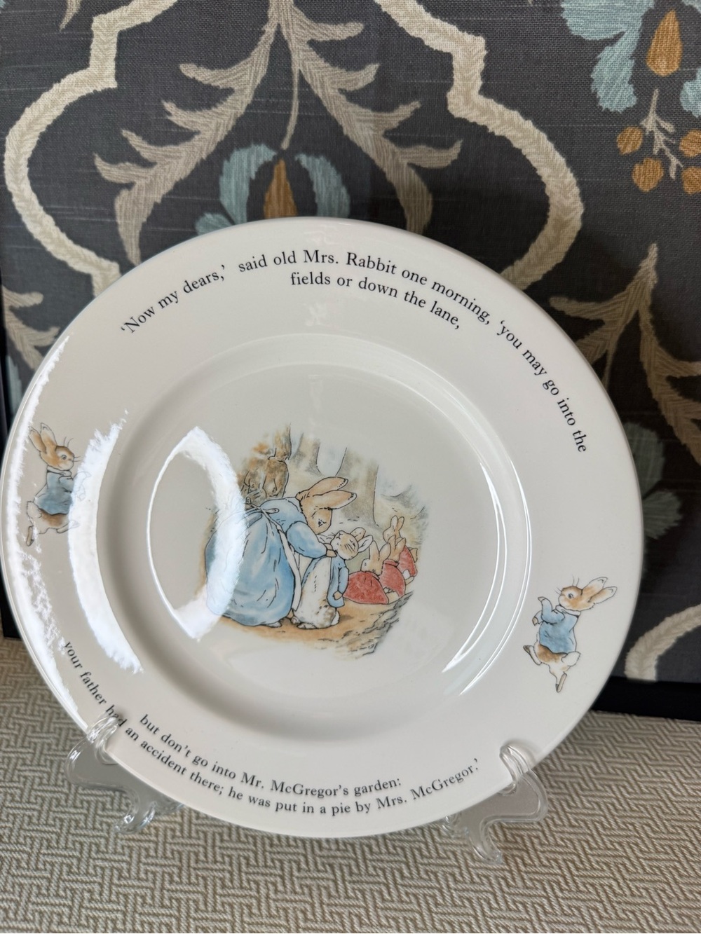 Plate with Peter Rabbit Design - Picture 3 of 7